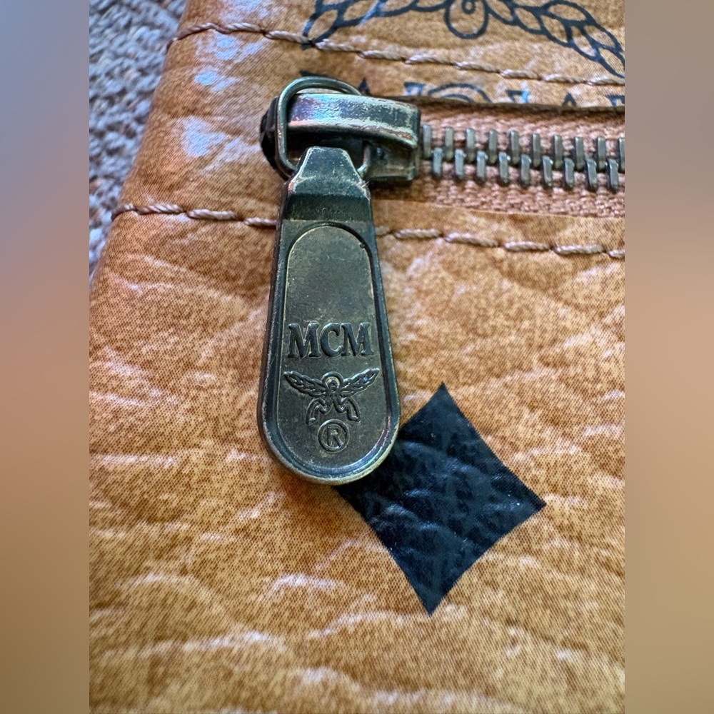 MCM Key Pouch - Picture 4 of 12